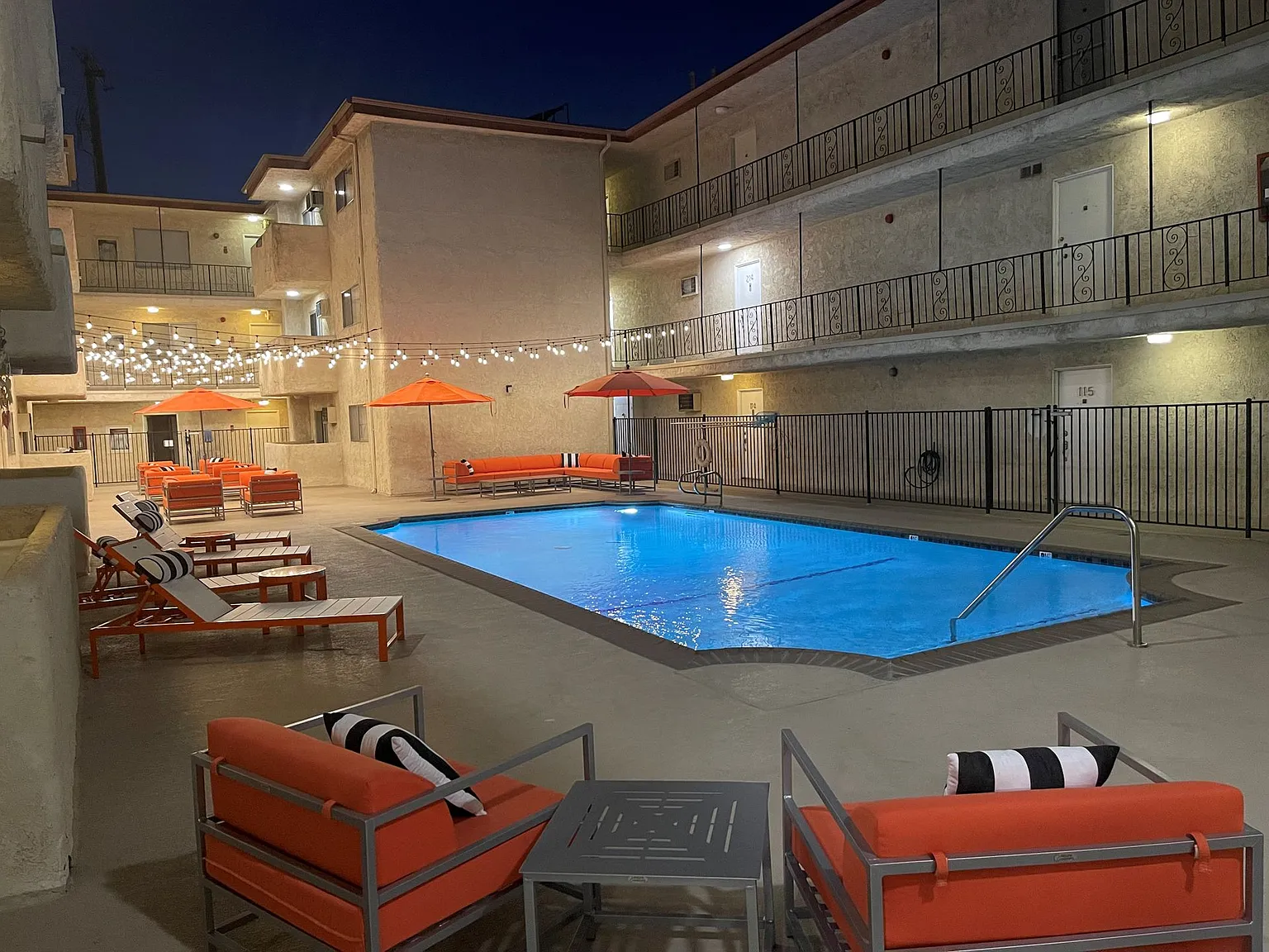 Royal Terrace Apartments — Photo 3