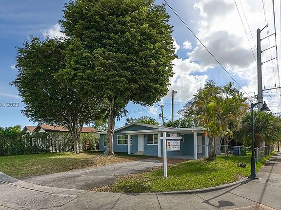 3rd image of 832 NW 28th St