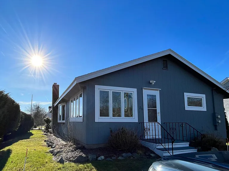 20 Jenness Ave — Photo 1