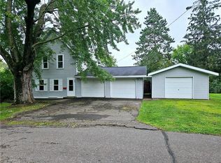802 E 2nd St S, Ladysmith, WI 54848