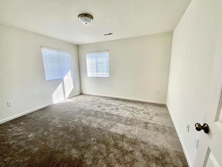 3912 Bissett Way — Photo 35