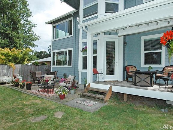 4th image of 235 1st Ave NE