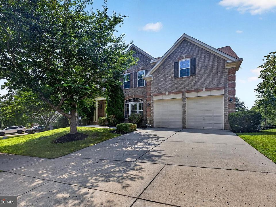 1st image of 15404 Symondsbury Way