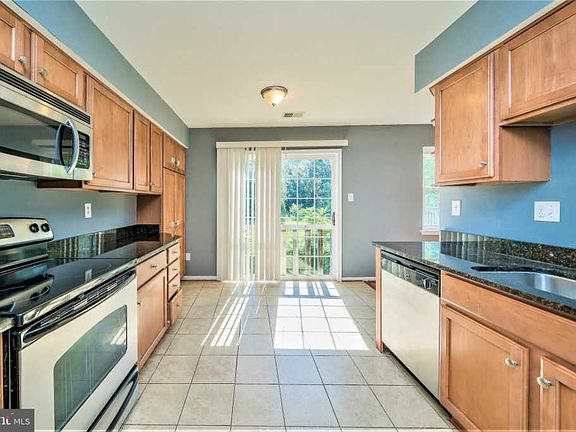 4th image of 811 Cedar Ct
