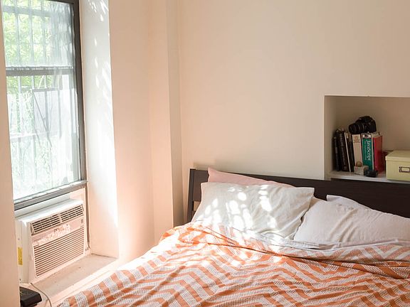 3rd image of 262 Saint James Pl APT 1D