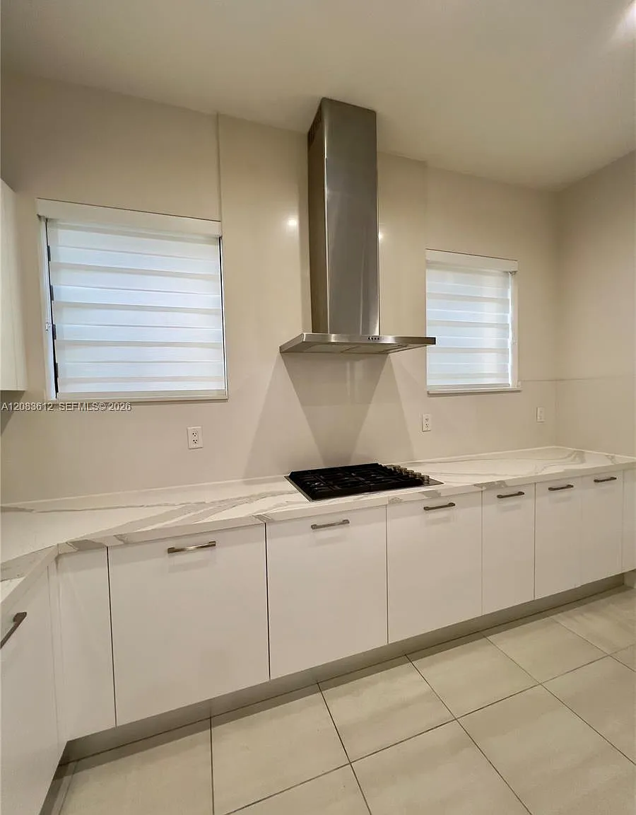 Downtown Doral South Phas — Photo 4