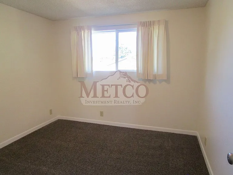 548 S 42nd St — Photo 11