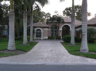 327 Wentworth Ct, Naples, FL 34104