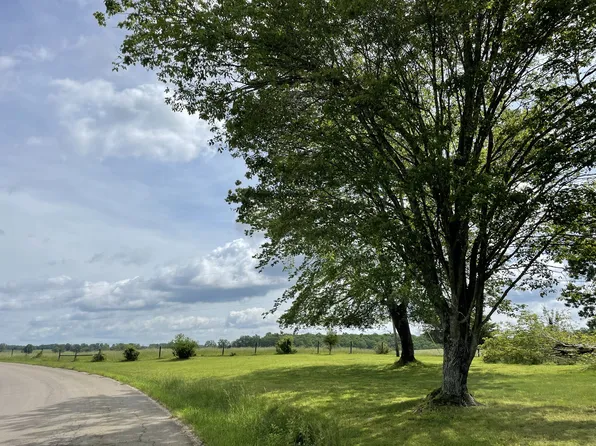 835 McElhiney Rd, Dickson, TN 37055