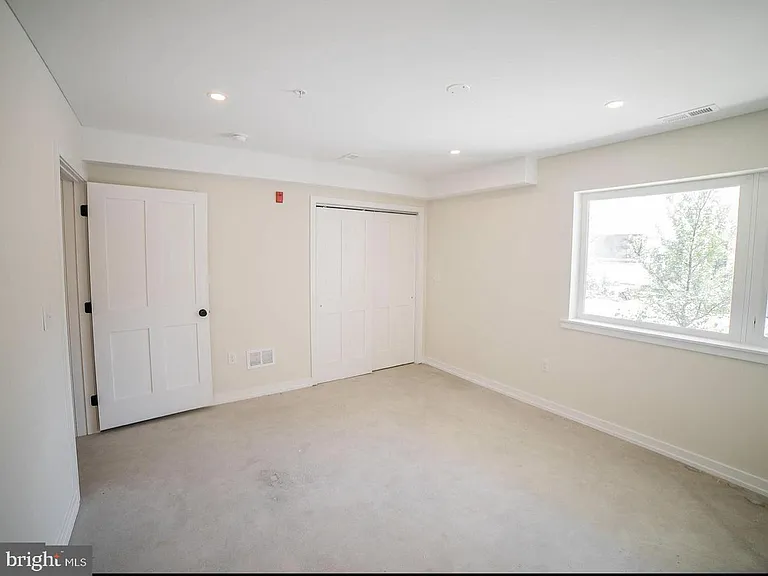 1331 N Randolph St #9 — Photo 8