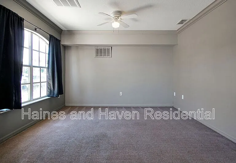 2326 Fan Palm Dr — Photo 6
