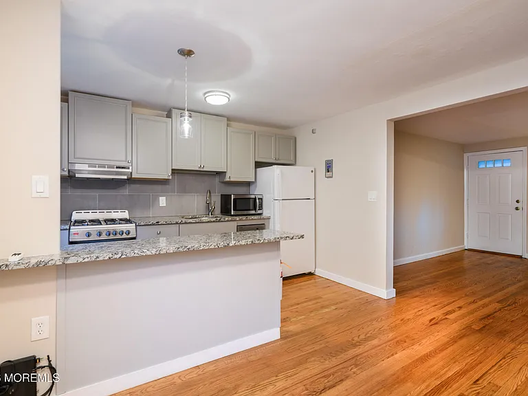 66 Manor Dr #609 — Photo 6