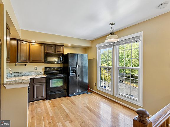 4th image of 703 Herndon Woods Ct