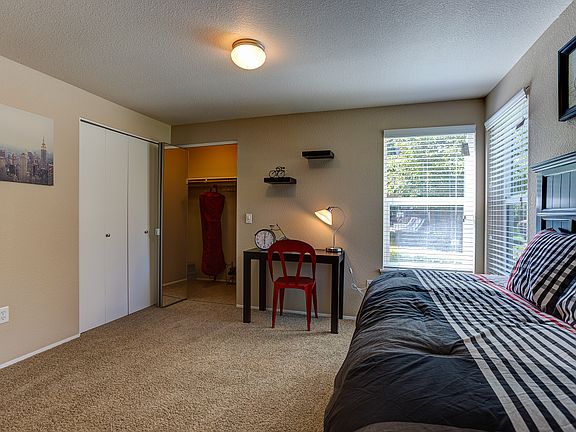 5th image of 4 NE Tandem Way APT 106