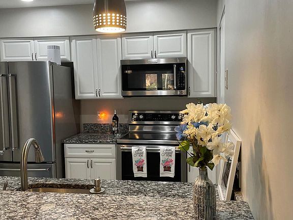 4th image of 7604 Lakeside Village Dr APT A