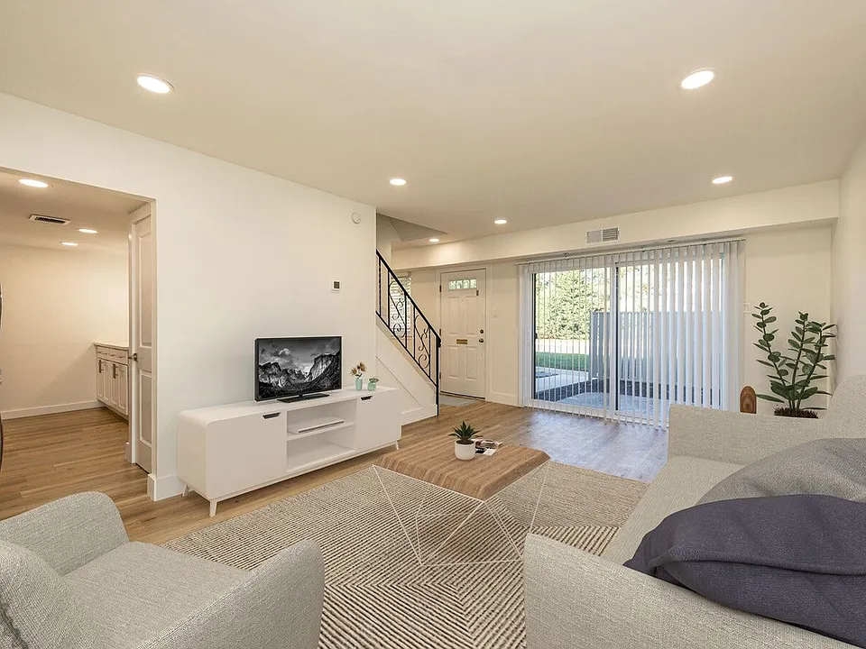 Living Area-Upgraded