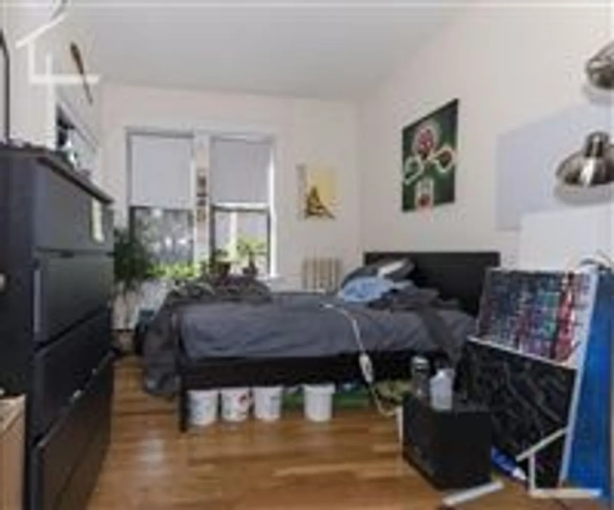 Building Photo - 77 Quint Ave #2