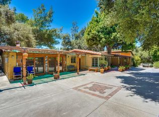 3552 Hollyslope Rd, Altadena, CA 91001
