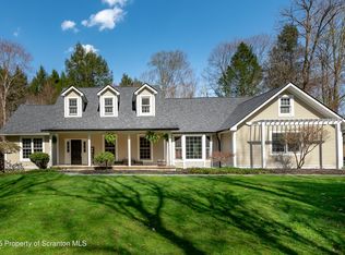 9 Valley View Dr, Factoryville, PA 18419