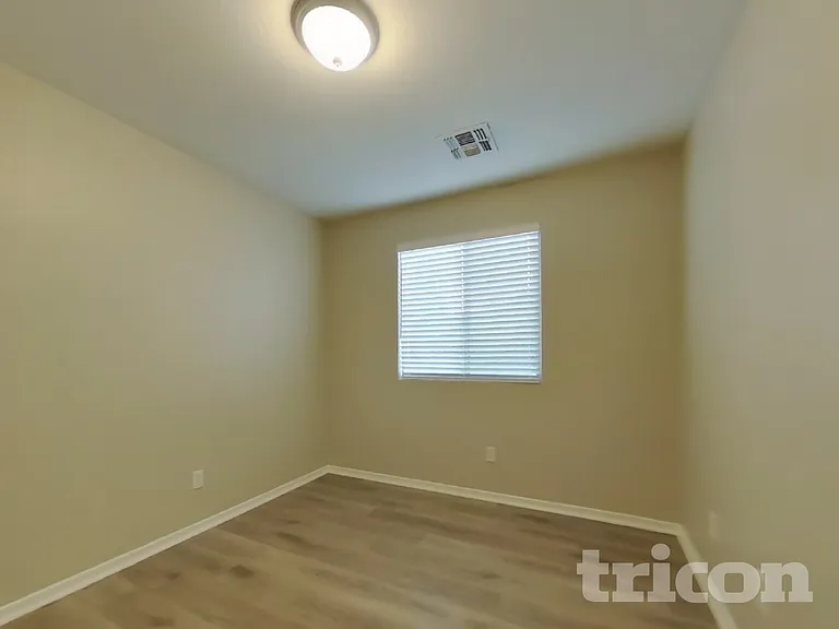13961 W Maui Ln — Photo 12