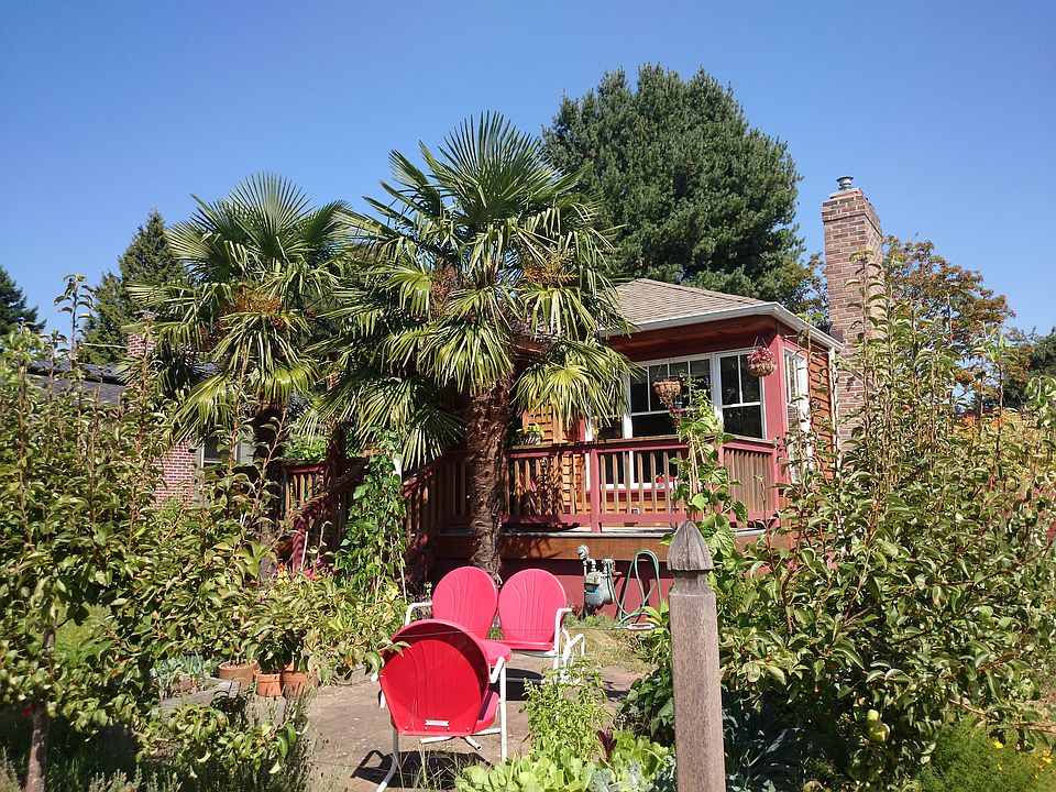 2nd image of 6801 Ravenna Ave NE