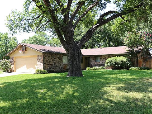 2nd image of 2713 Blackwood Dr