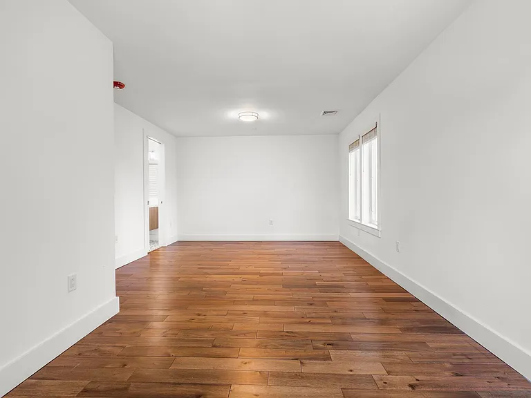 245 E Main St #1 — Photo 35