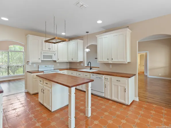 29303 Sumpter Dr, Boerne, TX 78015