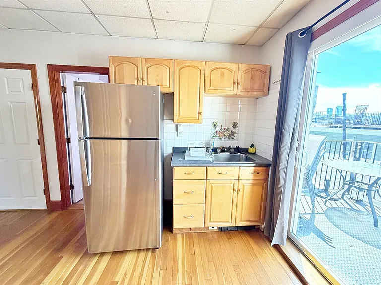 14 Cottage St #3 — Photo 4