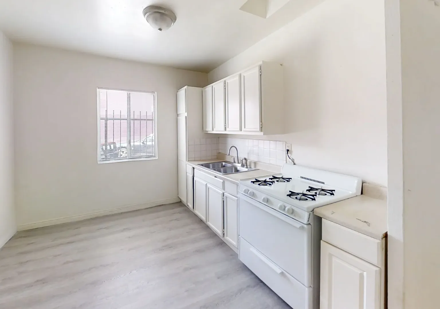 3348 Santa Fe Ave, Long Beach — Photo 2