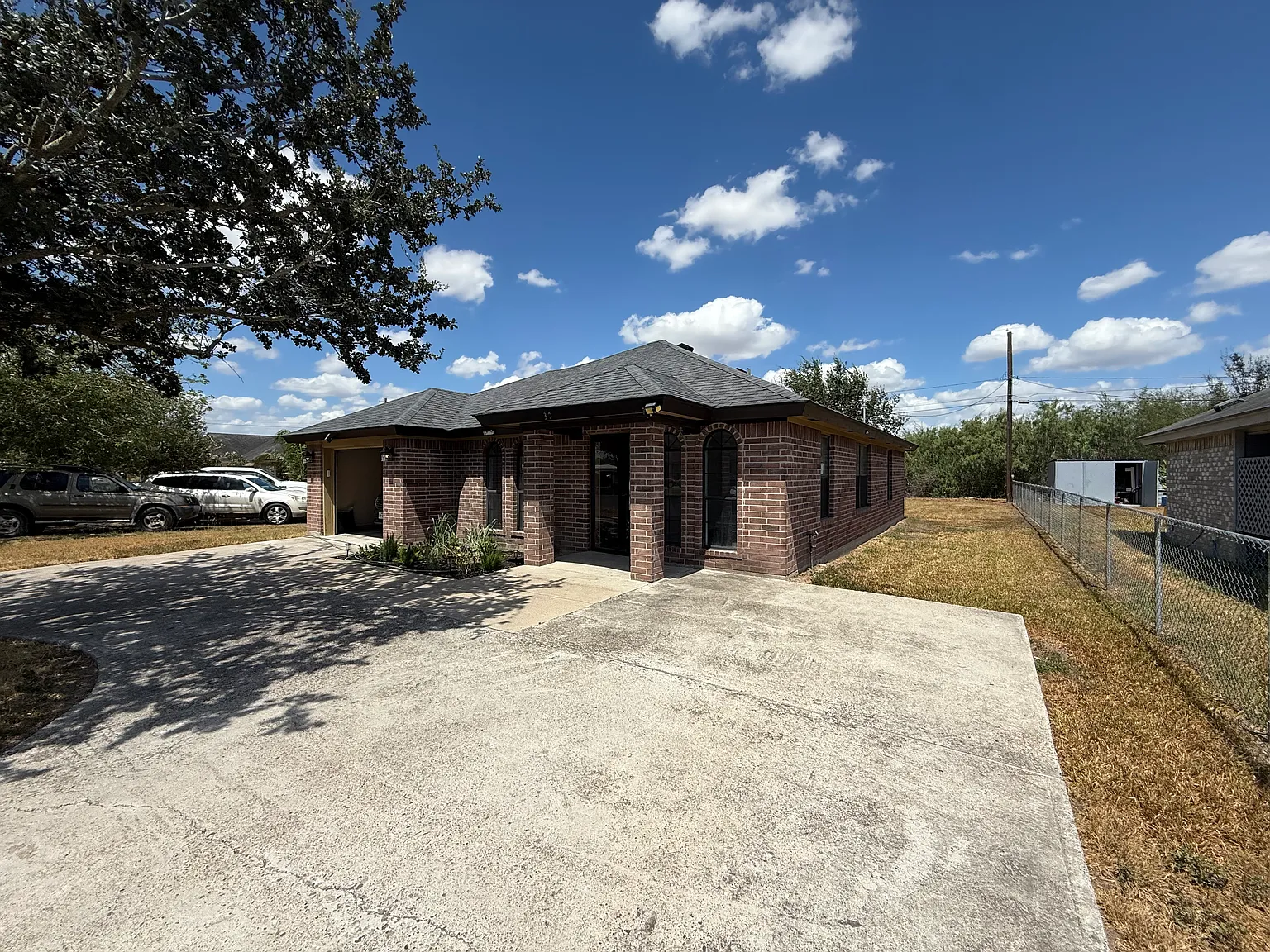 3 bed, 1098 sqft, $1,230 — Photo 2