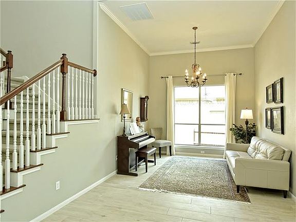 5th image of 260 Grafton Ln