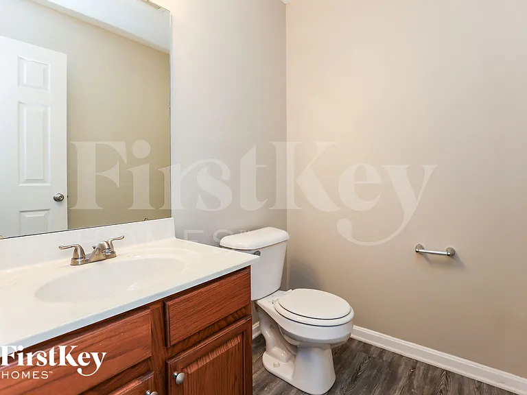 8218 Melrose Ln — Photo 15