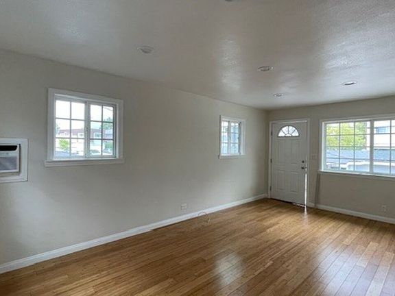 2nd image of 4112 Ocean View Blvd #1/2