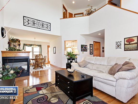 Living Room / Dining Room