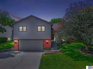 5321 NW 6th St, Lincoln, NE 68521