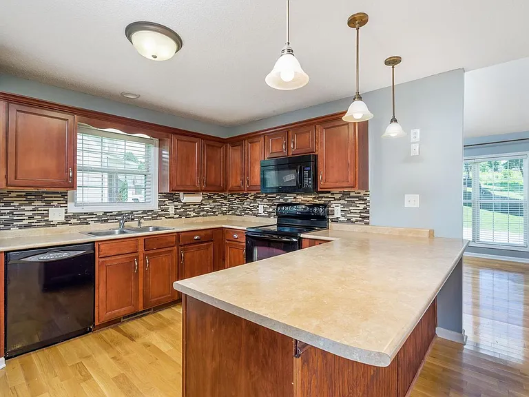 2267 Yeager Dr — Photo 18