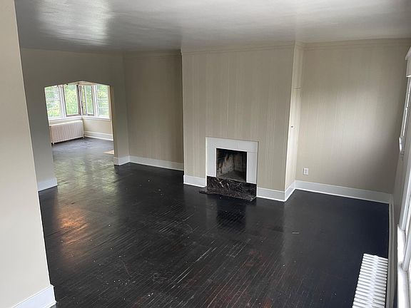 3rd image of 830 Elmwood Ave #2