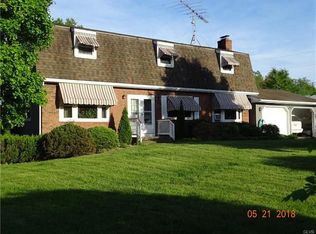 17 Green Meadow Ln, Pen Argyl, PA 18072