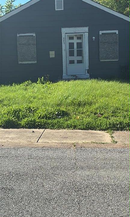 1st image of 889 Gustav Ave