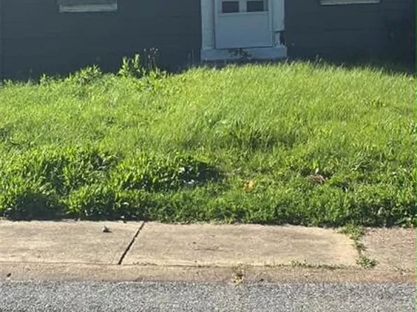 889 Gustav Ave, Saint Louis, MO 63147