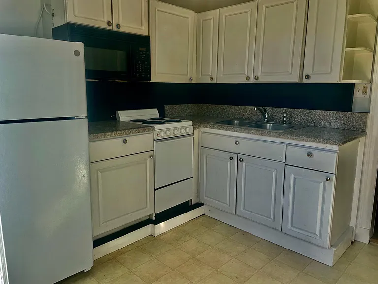 623 N 32nd St #C — Photo 5