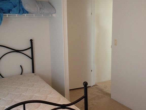 4th image of 465 Windsor Dr