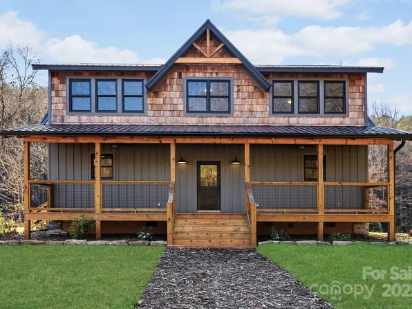 124 Light Waters Dr, Cullowhee, NC 28723