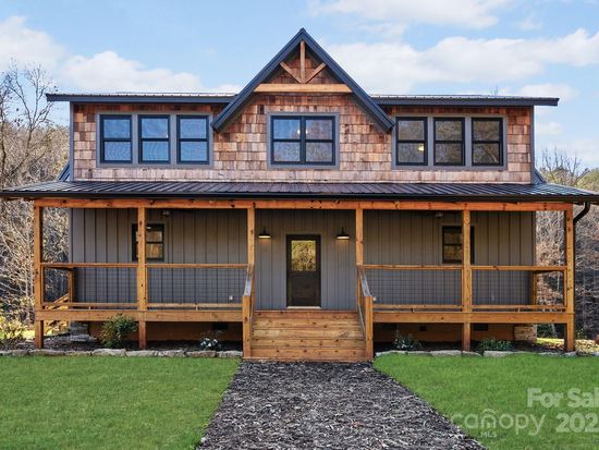 124 Light Waters Dr, Cullowhee, NC 28723