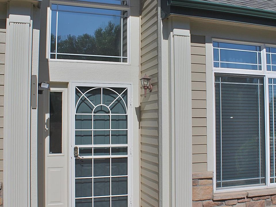 Great sunny entrance