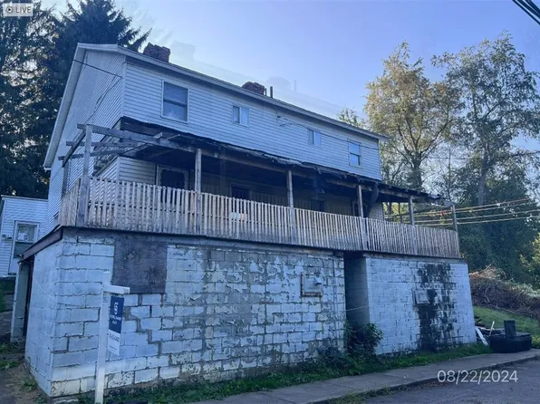 43 Cherry St, Ellsworth, PA 15331