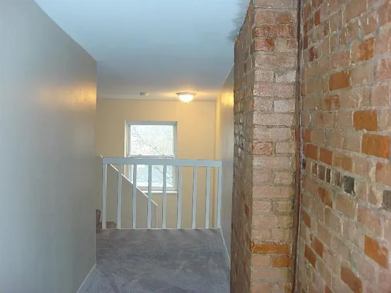 2243 Victor St — Photo 15