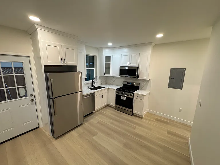 37172 Ash St — Photo 5