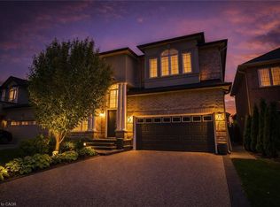 51 Weaver Dr, Hamilton, ON L9K 0G3